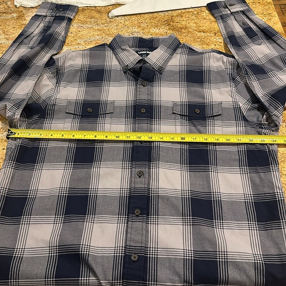 LANDS’ END MENS BLUE & GRAY TRADITIONAL FIT PLAID SHIRT WITH BUTTONED POCKETS - Picture 8 of 9